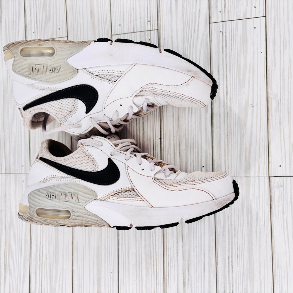Nike Air Max Excee  used sneaker